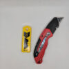 Cúter Plegable con Hojas de Repuesto - Mango Rojo y Negro